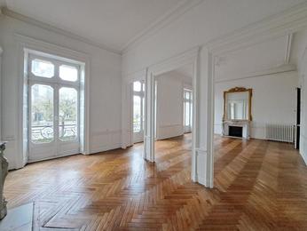 Location - Appartement T6 216 m²