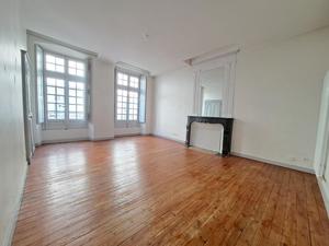 Location - Appartement T2 68 m² à Nantes Centre Ville